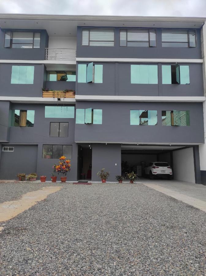Hostal Los Lirios Loja Exterior foto