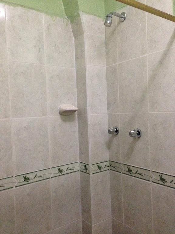 Hostal Los Lirios Loja Cameră foto