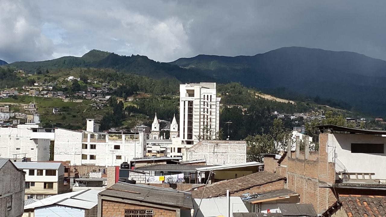 Hostal Los Lirios Loja Exterior foto